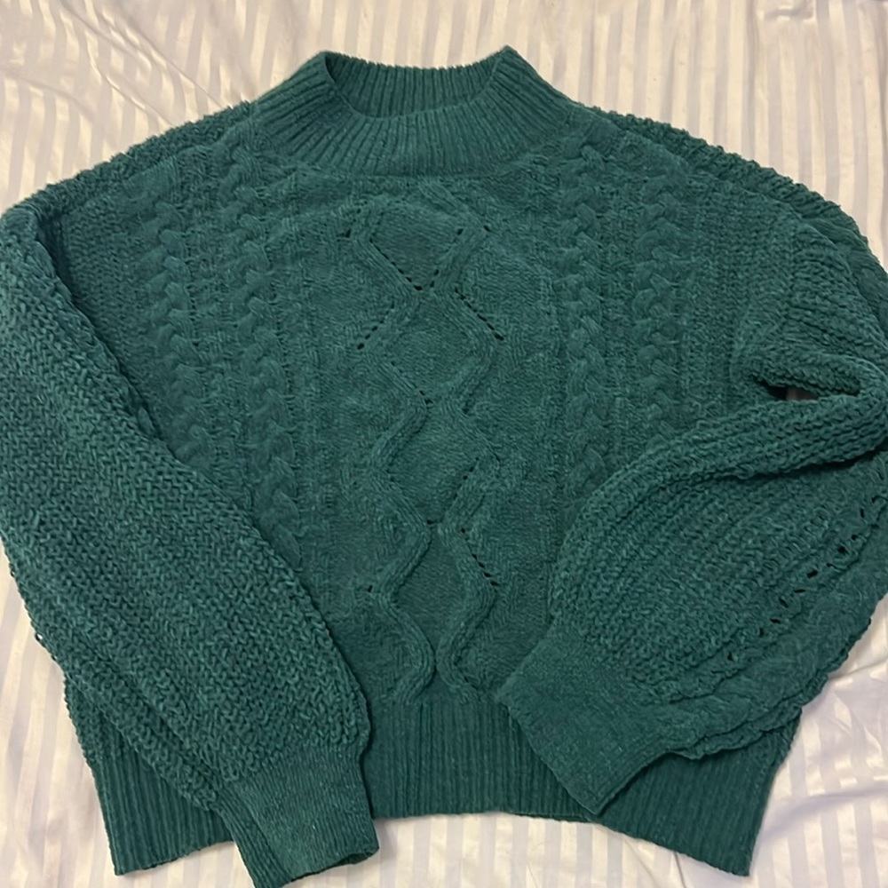 Green Sweater Size L